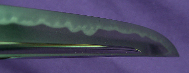 Ningen Kokuho Seiho Sumitani - Very good saka gunome choji midare with ashi make up most of the hamon.